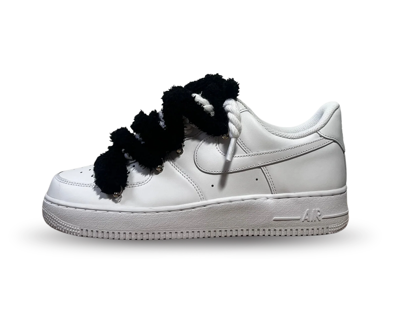 NIKE AIR FORCE 1 LOW 07 TRIPLE WHITE / WHITE ROPE FLUFFY BLACK LACE
